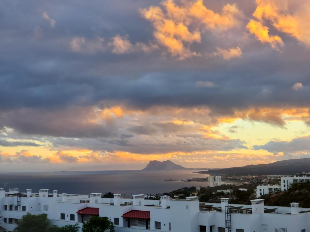 Villa Manilva Townhouse With Spectacular Views Of Gibraltar Exterior foto